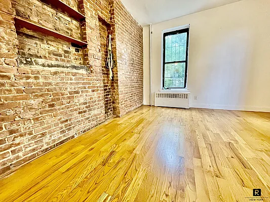 Rented by R New York | media 13