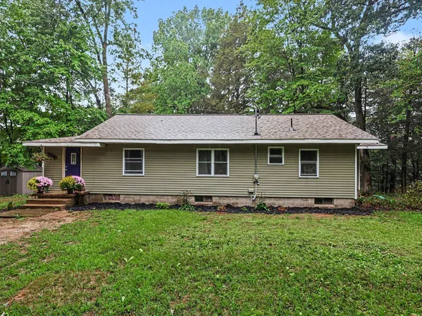 3792 E Pontaluna Rd, Fruitport, MI 49415