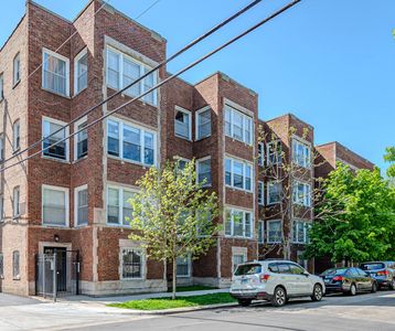 6748 N Greenview Ave APT 3, Chicago, IL, 60626