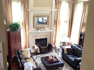 680 Springview Dr, Rochester, MI 48307