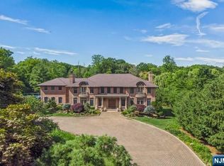 31 Marie Major Dr, Alpine, NJ 07620