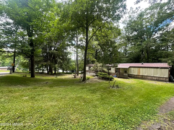 377 Ridge Ave, Hawley, PA 18428