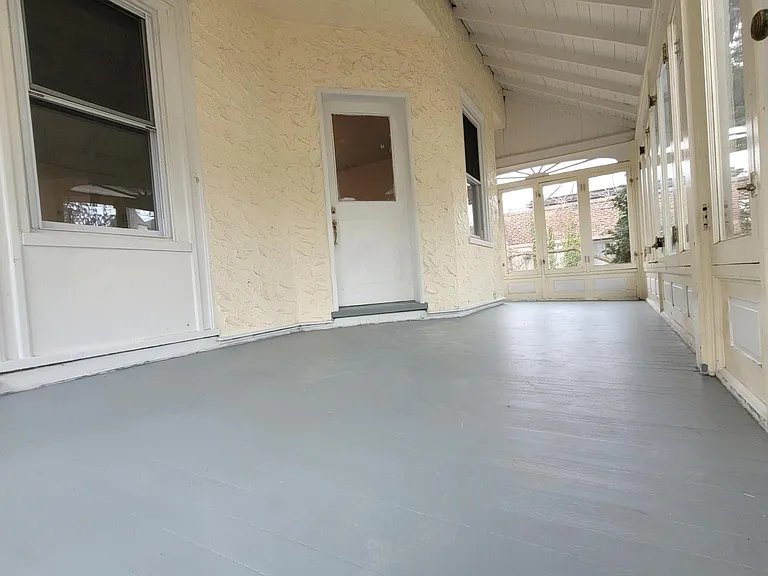 213 Lippincott Ave — Photo 6