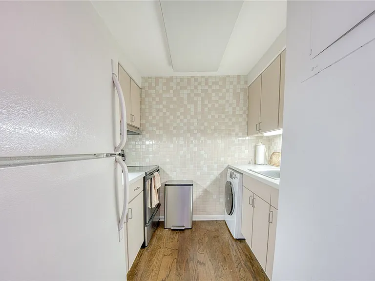320 Fort Duquesne Blvd #16B — Photo 25