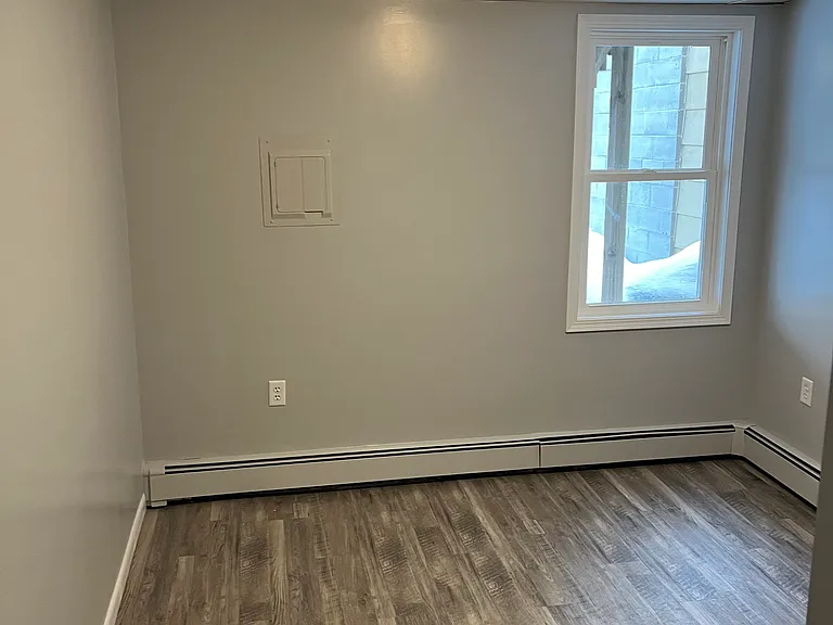 8 W Broad St #1 — Photo 5