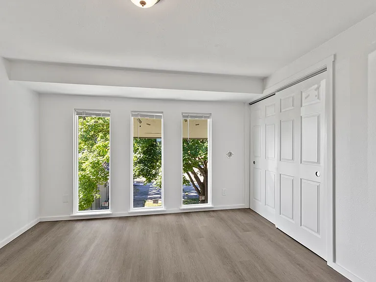 Greenwood Apartments — Photo 7