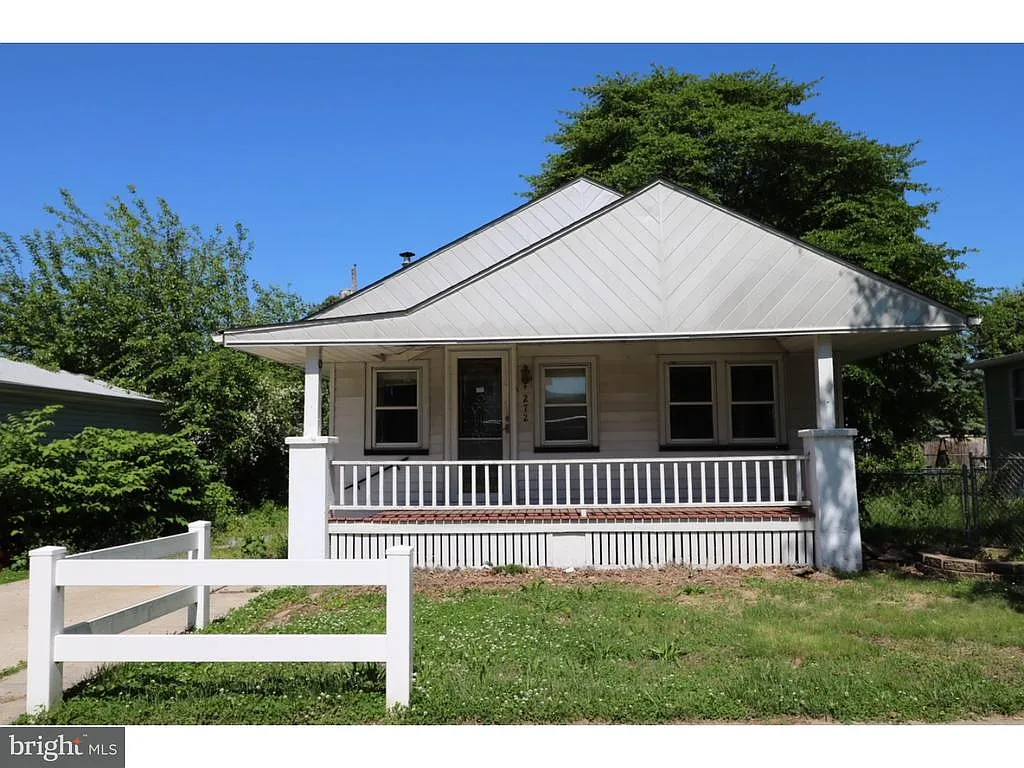 272 B St photo 1