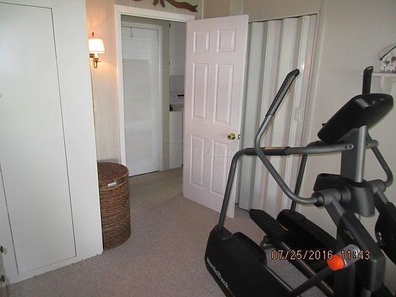 4th image of 590 Edgewood Dr