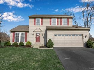 6356 Heritage Point N, Lockport, NY 14094