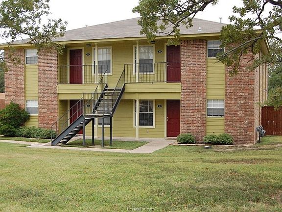 2nd image of 2100 Southwood Dr APT 18