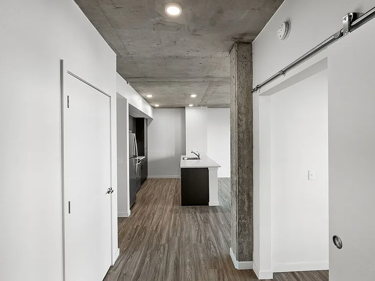 Stadium Apartments — Photo 77