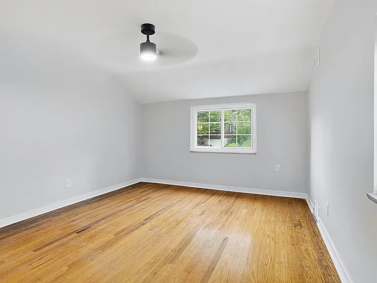 951 Rita Dr — Photo 17