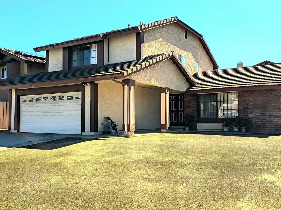 7415 Rock Canyon Dr