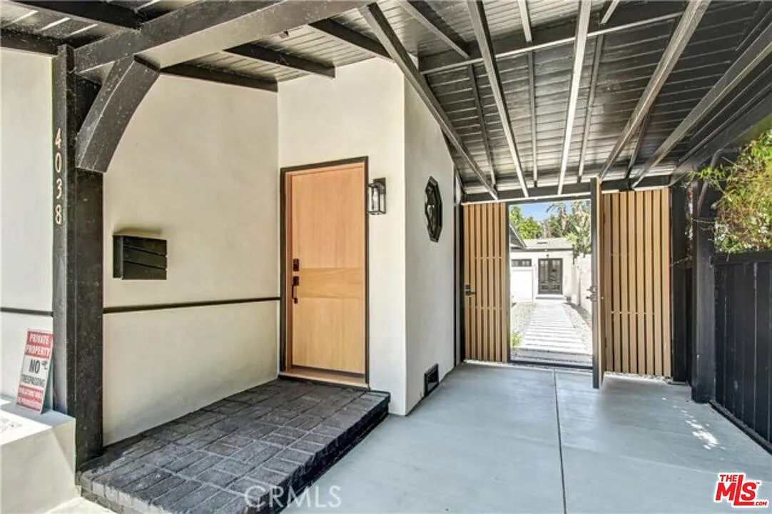 2 bed, 1.5 bath, 1100 sqft, $5,800 — Photo 4