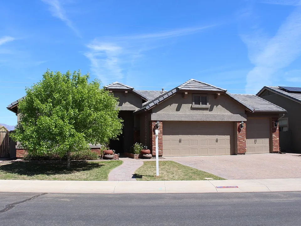 4843 S Brice