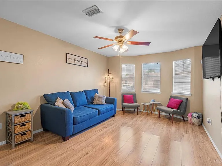 1804 Oasis Ave — Photo 4