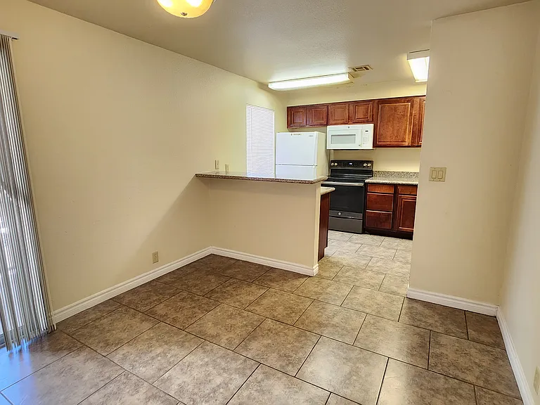 5281 River Glen Dr #228 — Photo 3