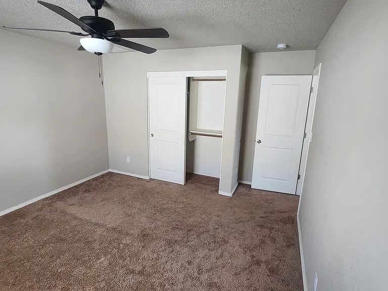8812 Zephyr Pl NW — Photo 4
