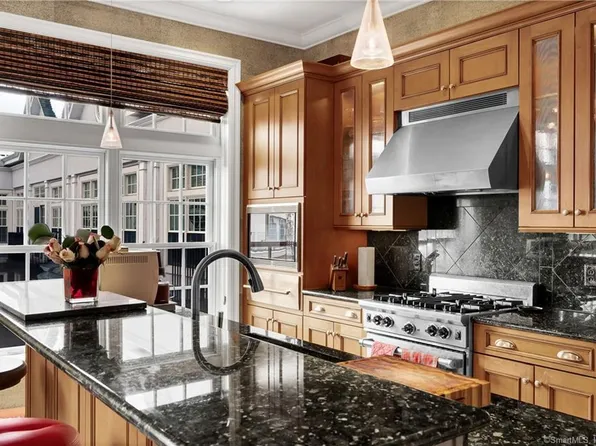 85 Memorial Road #513, West Hartford, CT 06107