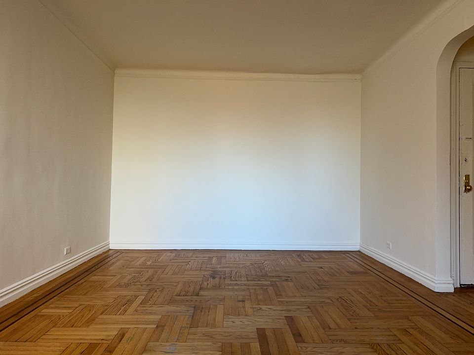 2nd image of 2986 Marion Ave #2D