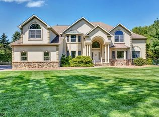 25 Primrose Ln, Basking Ridge, NJ 07920