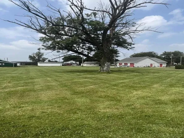 406 E Pike St, Jackson Center, OH 45334