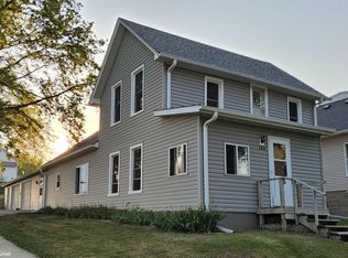 164 S Chestnut St, Avoca, IA 51521