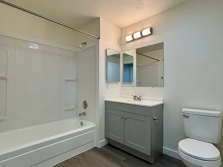 Olympic View Apartments — Photo 16