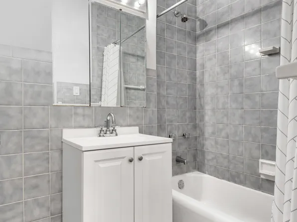 345 East 52nd Street image 6 of 14