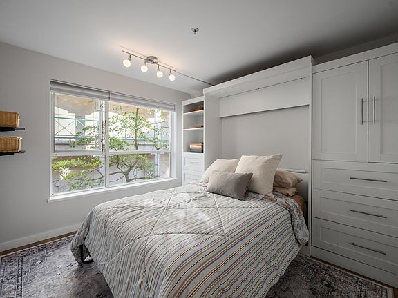 5th image of 12 Laguna Ct Unit 302