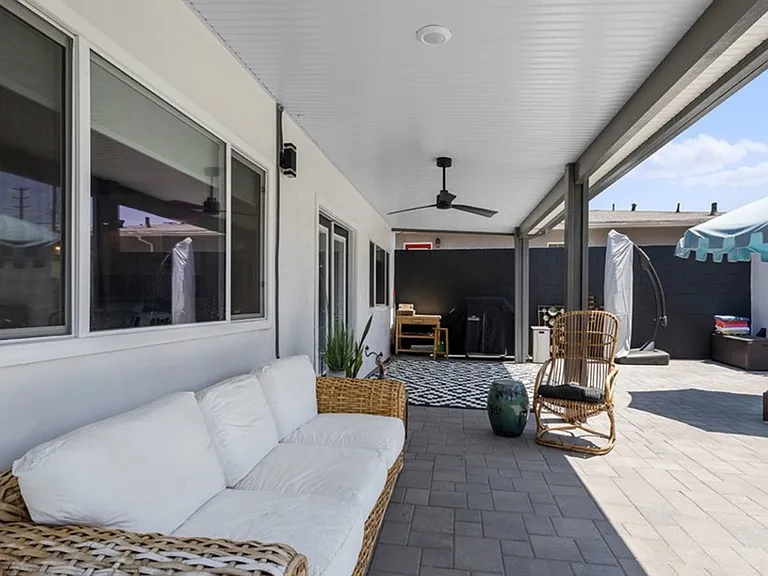 334 W Valencia Ave — Photo 30