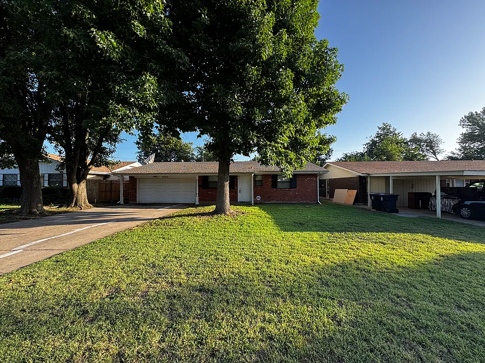 8305 NW 36th St