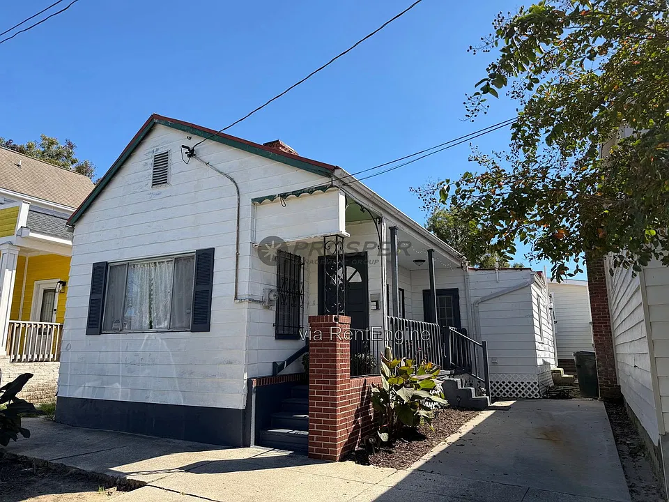 185 Line St