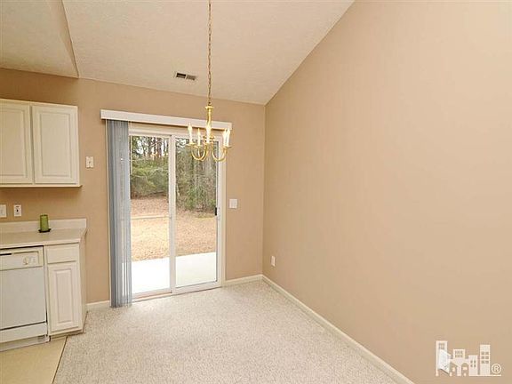 4th image of 2 Stoney Creek Ln