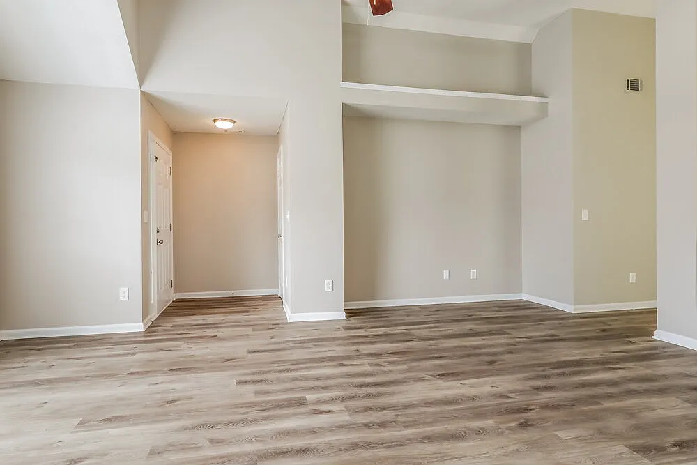 3 bed, 2.0 bath, 1713 sqft, $1,915 — Photo 4