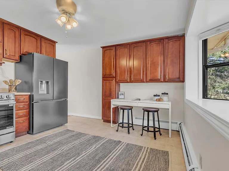 650 Hartford Dr — Photo 8