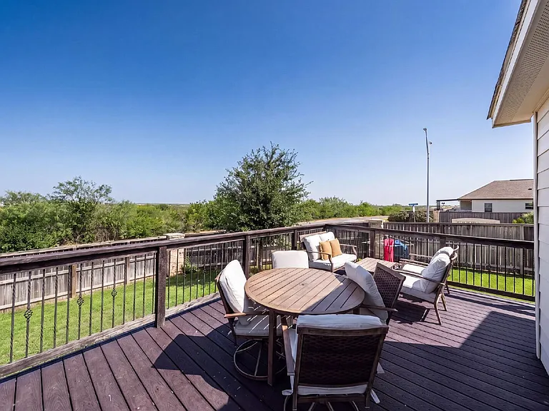 5702 Cicada Cir — Photo 30