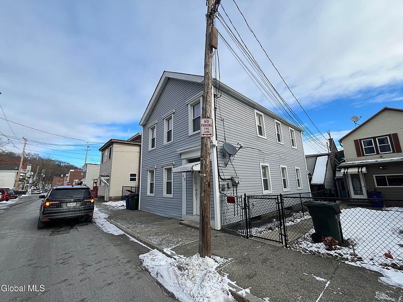 3rd image of 40 Sargent Street
