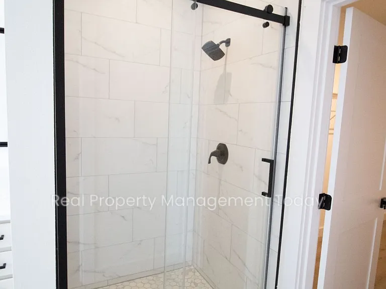 105 Lane Blvd NW — Photo 21