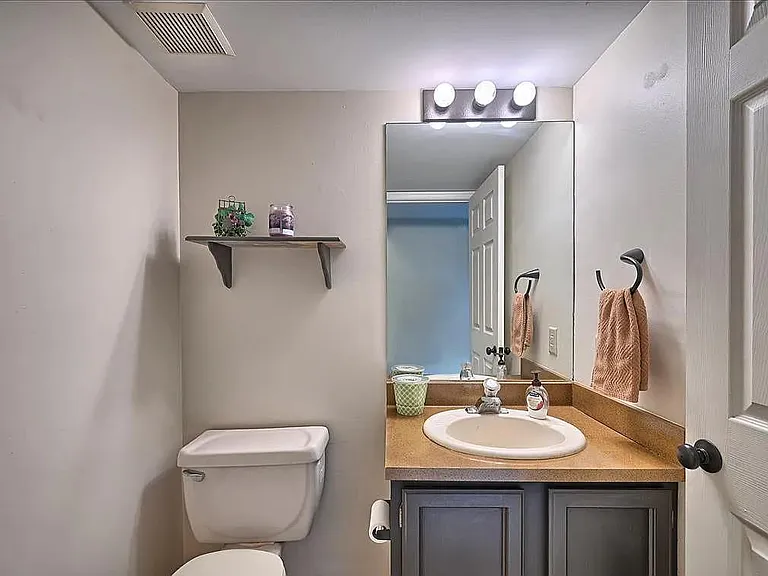 1719 Peyton Randolph Ct — Photo 15