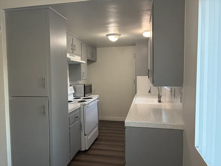 505 S Eremland Dr #1 — Photo 4
