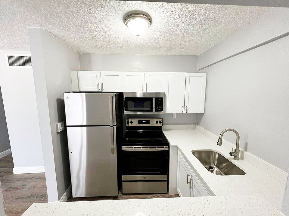 1st image of 1300 NE 3rd St #17