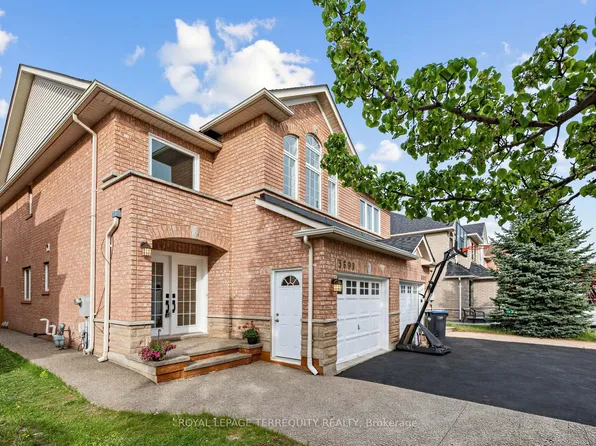 3699 Golden Locust Dr, Mississauga, ON L5N 8N8