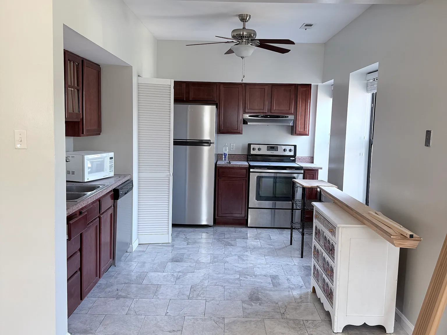 2 bed, 826 sqft, $1,200 — Photo 4