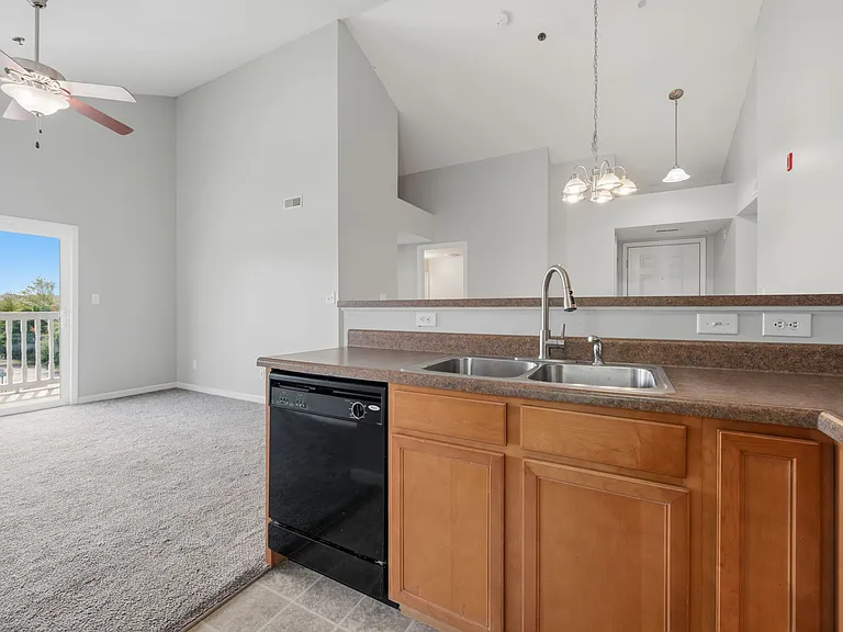 5300 Spring River Dr — Photo 25