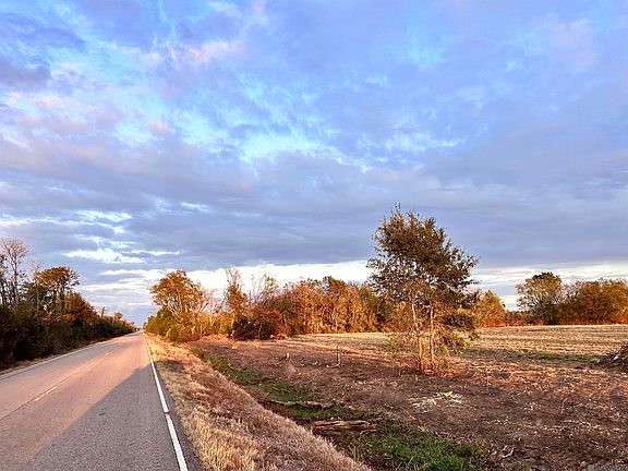 4th image of 8 Highway 22 #A