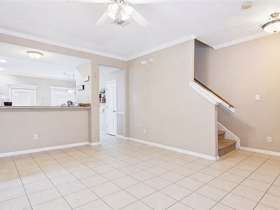 4th image of 1000 Spring Loop APT 2103