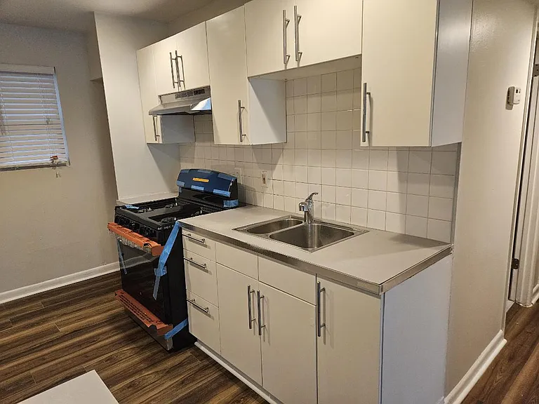 3193 E Point St #4 — Photo 6