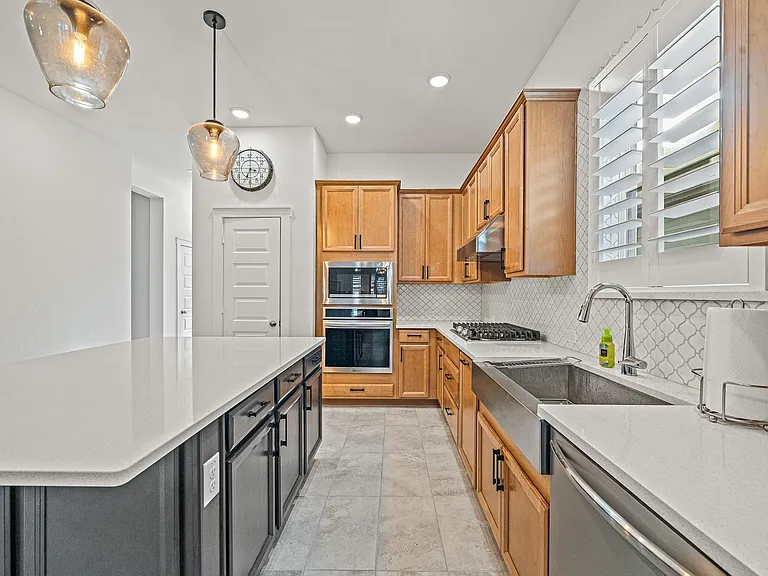18530 Joyous Ln — Photo 9