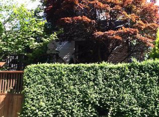 1334 NE 68th St, Seattle, WA 98115